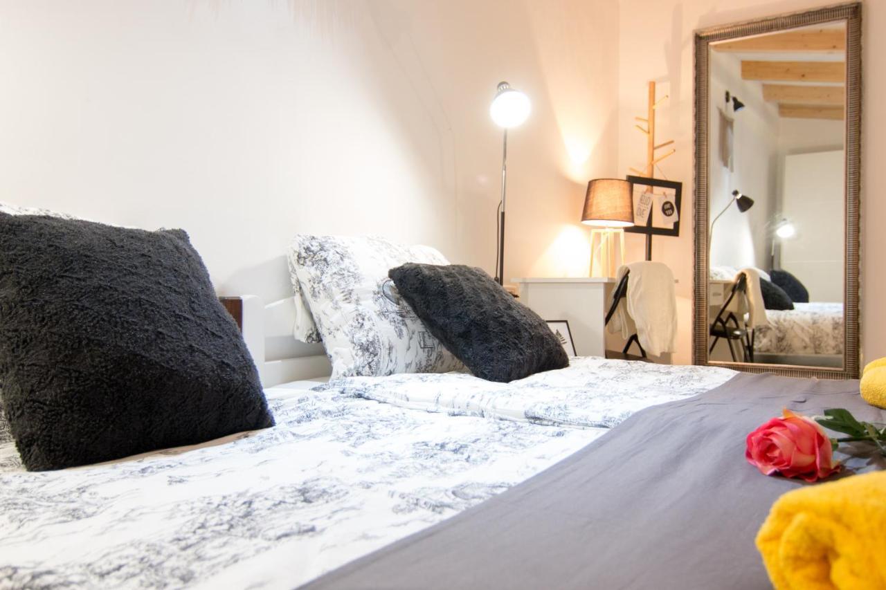 Moet With Garden Apartment Pula Exterior foto