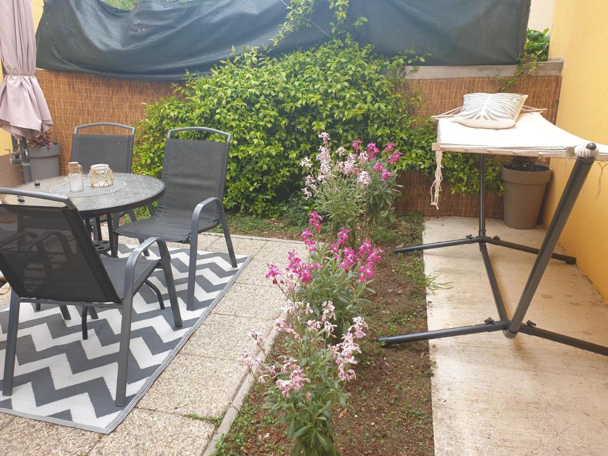 Moet With Garden Apartment Pula Exterior foto