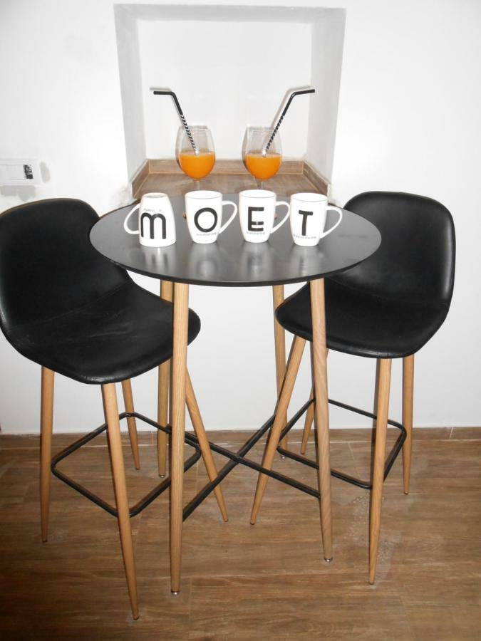 Moet With Garden Apartment Pula Exterior foto